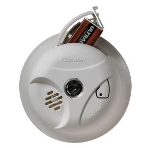 First Alert Battery Operated Smoke Alarm with Escape Light SA304CN3