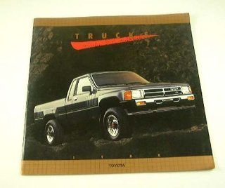 1988 88 TOYOTA Pickup TRUCK BROCHURE Turbo Xtracab SR5 Deluxe 4x4 4x2  Vehicles  