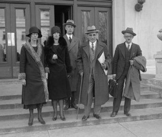 1925 photo Mrs. Lansdowne with attorneys and Dr. & Mrs. Mason, 11/17/25 Vinta c5  
