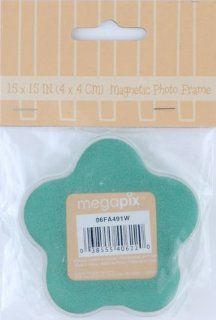 Pinnacle Frames and Accents 06Fa491W Magnet Mini Star Or Heart Frame   Plastic Photo Frame With Magnets