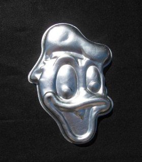 Retired Wilton Disney Donald Duck's Face Cake Pan: Kitchen & Dining