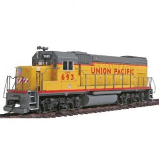 Wm. K. Walthers, Inc. / PROTO  1000 HO Scale Diesel EMD GP15 1 Powered Union Pacific(R) #693: Toys & Games