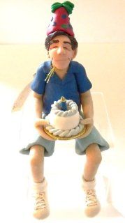 Diana Manning Family Friends Lg Shelf Sitter White Birthday Guy Cake Hat   Collectible Figurines