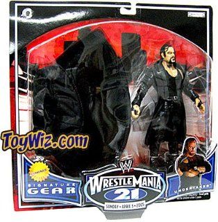 WWE Jakks Pacific Wrestlemania XXI 21 Exclusive Signature Gear Undertaker Action Figure with Black Hat: Toys & Games
