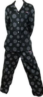 Patriots Black Flannel Snowflake Womens Pajamas Set (X Large): Sports & Outdoors