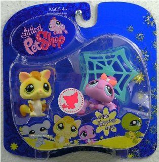 Littlest Pet Shop Happiest Pet Pairs Portable Collectible Gift Set   Sugar Glider (#990) and Purple Spider (#991) with Spider Web: Toys & Games