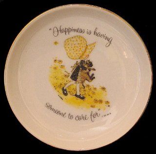 1973 Holly Hobbie Decorative Plate 3.5" Diameter   Happiness is Having Someone to Care For  