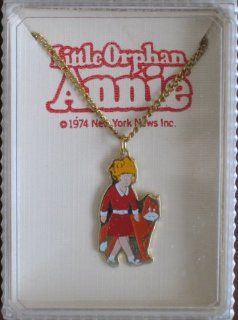 Little Orphan Annie & Sandy Necklace   Gold Tone Chain & Pendant (1974 New York News): Toys & Games