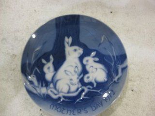 Royale Blue Winter China Decorative Collectible Mother's Day Plate From 1972 Made In West Germany 7.5" diameter: Toys & Games