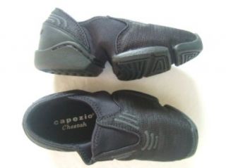 Capezio Child's "Cheetah" Flexible Slip On Dansneaker   Size 5 Shoes
