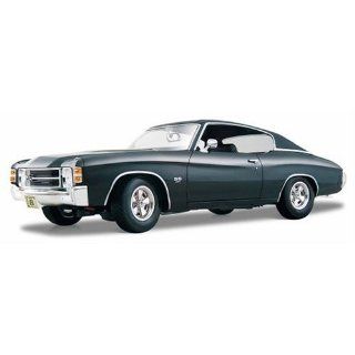 Maisto 1971 Chevrolet Chevelle SS 454 Sport Coupe (Colors May Vary): Toys & Games
