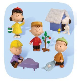 Peanuts Christmas Action Figures Charlie Brown, Schroeder, Lucy, Linus, & Snoopy: Toys & Games