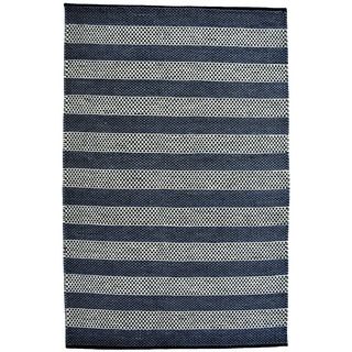 Hand woven Blue Contemporary Tie Die Rug (5 X 8)