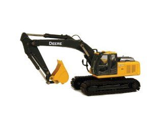 1:50 John Deere 200D LC Excavator: Toys & Games