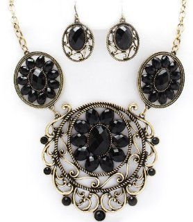 Vintage Victorian Design Black Stone Sun Medallion Necklace: Jewelry