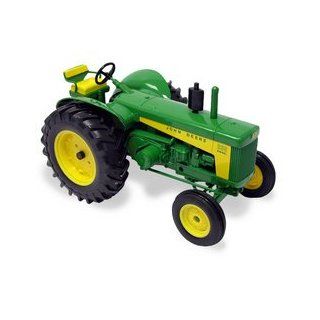 1:16 John Deere 830 Tractor: Toys & Games