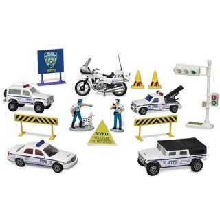 Daron New York Police Department Playset: Toys & Games