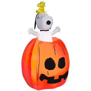 Gemmy 4.98 ft Animatronic Lighted Peanuts Halloween Inflatable