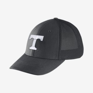 Dri FIT Swoosh Flex Mesh Back (Tennessee) Fitted Hat.