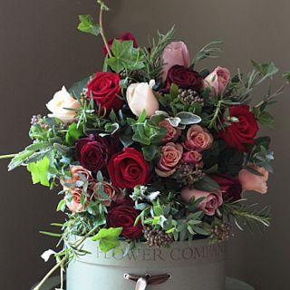 THE REAL FLOWER COMPANY   Scented Luxury Antique & Red Rose bouquet